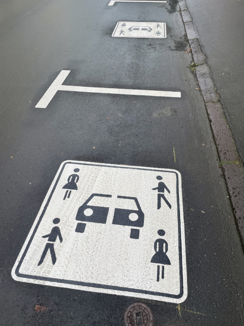 Verkehrszeichen Carsharing auf der Straße