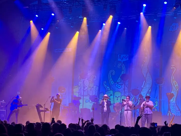 Fat Freddy&rsquo;s Drop auf der Bühne